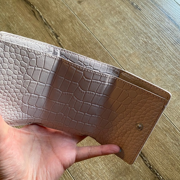 Hyer Goods mini trifold wallet in croc embossed leather - Picture 7 of 9
